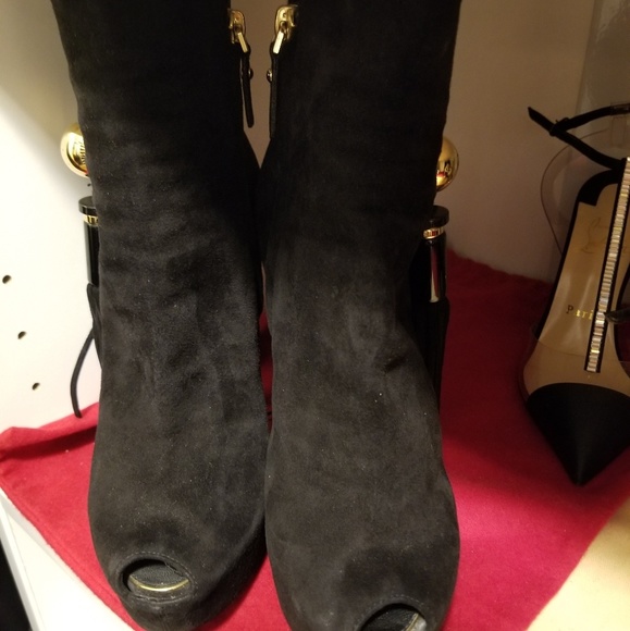 “SOLD” Louis vuitton Suede Booties - Picture 2 of 8